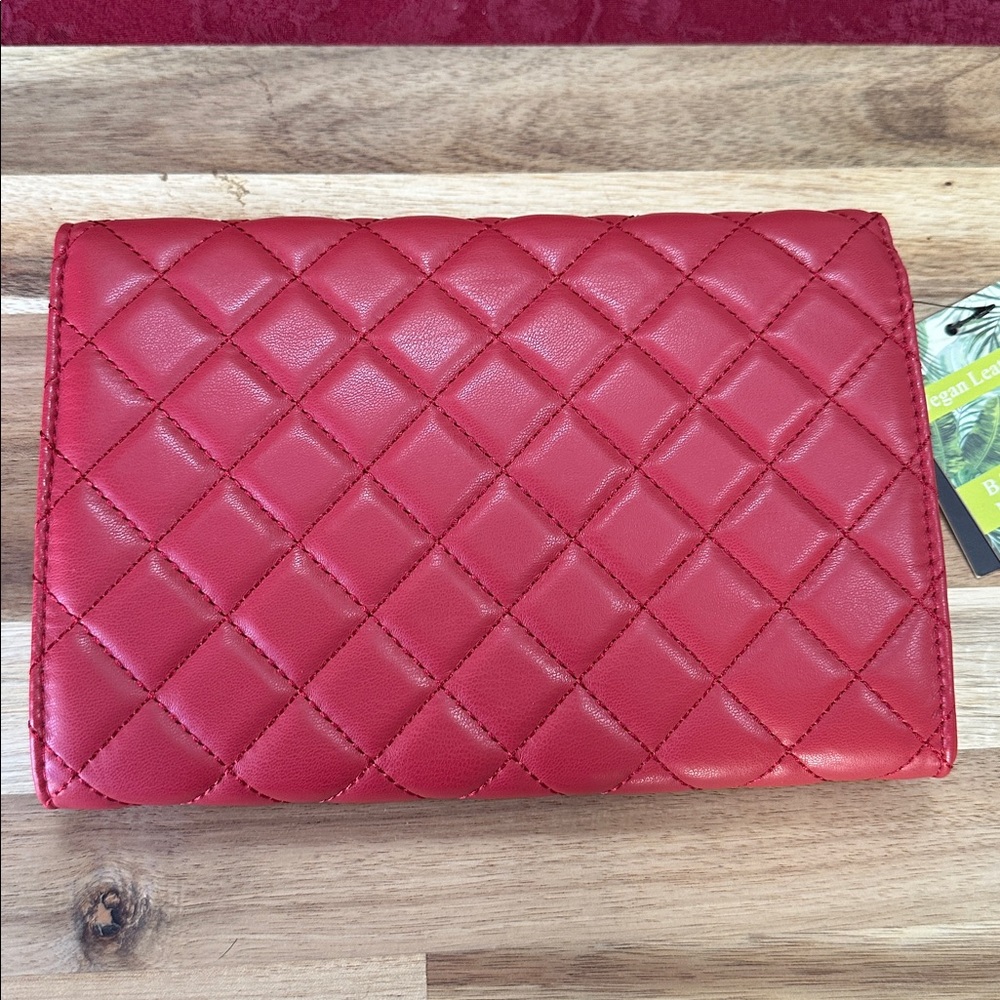 Badgley Mischka Red Vegan Leather Quilted Crossbody Clutch NWT - Picture 3 of 4